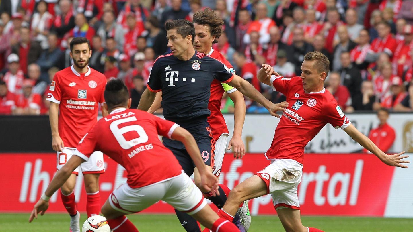 守不住！巴萨过去16场比赛有15场比赛球门失守，仅1场零封