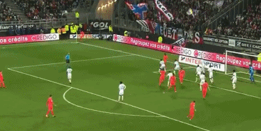 萨顿：曼联有几名球员因非洲杯缺席，本轮英超我看好纽卡斯尔获胜（萨顿：非洲杯致曼联多人缺阵，本轮英超更看好纽卡取胜）