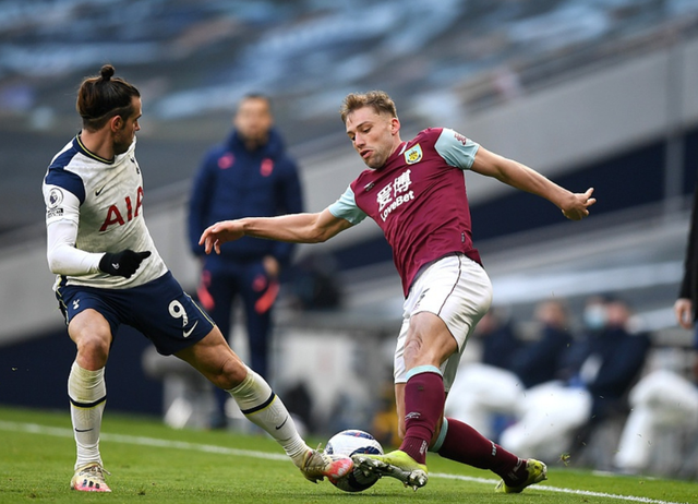 町田泽维亚主场逆袭蔚山HD，亚冠精英联赛东亚区排名上升（町田泽维亚主场翻盘蔚山HD，亚冠精英联赛东亚区排名上扬）