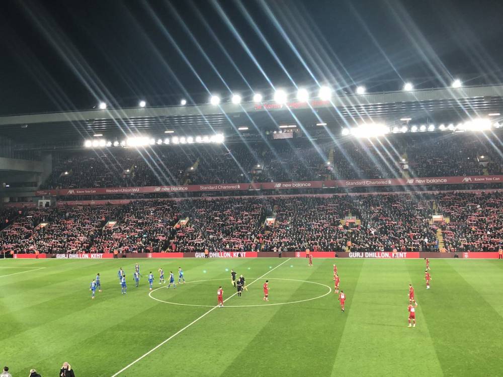 欧冠出线生死战巴黎悬了？神锋有望助曼城抢分（欧冠生死战将至：巴黎出线告急？神锋或助曼城抢分）