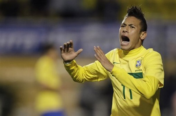 德比即将打响！枪手热刺发布对阵海报：萨卡、西蒙斯等人出镜