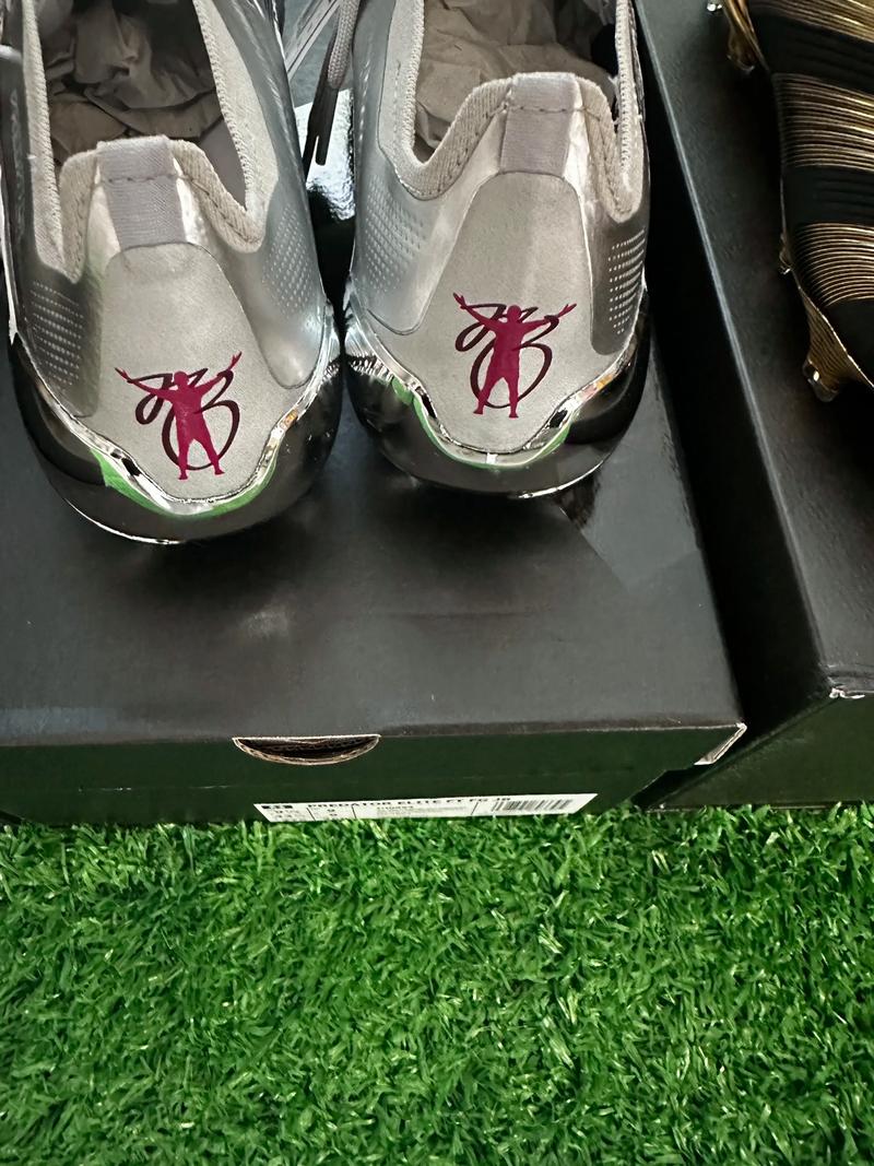 备受关注！74611名球迷现场观战英格兰女足vs中国女足的友谊赛