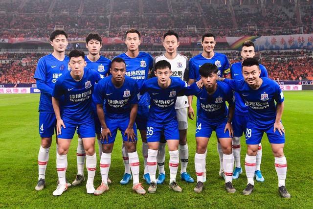 扣爽了！洛夫顿半场4中3得到9分4篮板3助攻