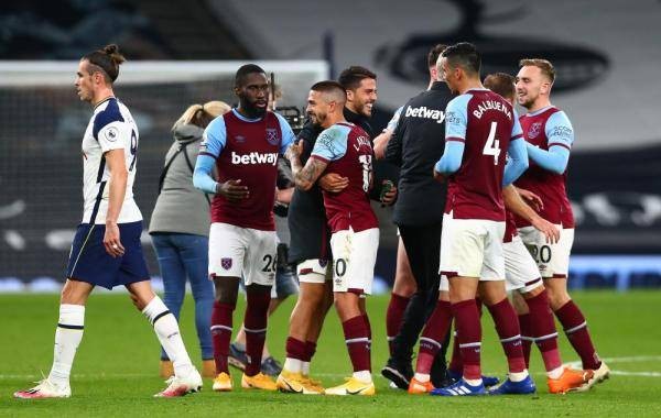 前锋终于找到射门感觉