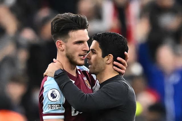 体育精神，霍伊伦祝贺麦克托米奈和苏格兰晋级世界杯