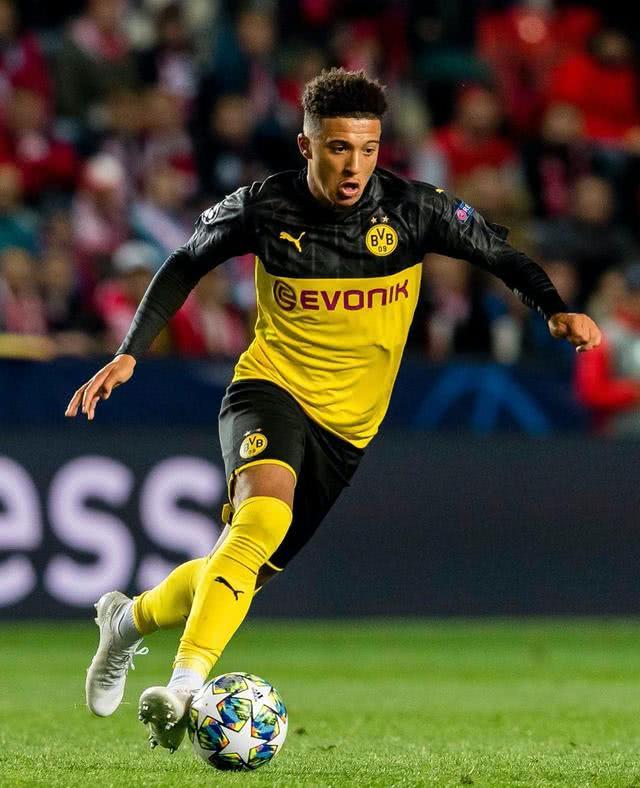 拜仁2025年至今德甲客场不败，距离队史第3次全年不败还差2场（拜仁2025年德甲客场仍未尝败绩，距队史第三次全年不败仅差两场）