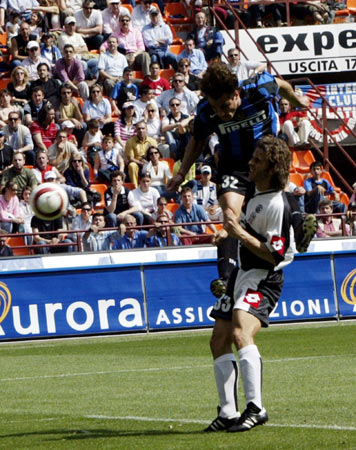 六台：拉莫斯倾向回欧洲踢球，以便世界杯前重回西班牙队