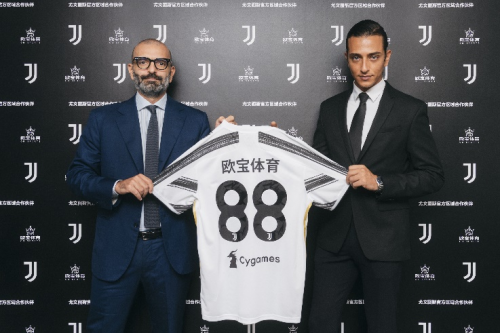 官方：阿根廷国家队征召圣吉罗斯后卫凯文-麦卡利斯特