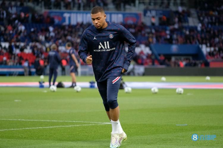 前锋冷静破门，展现成熟心态